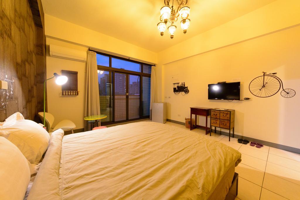Play House Hotel ไถหนาน ภายนอก รูปภาพ